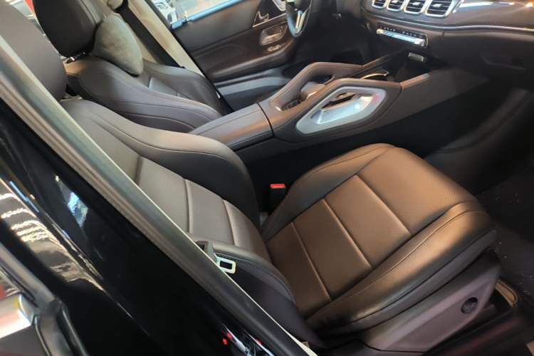 Used Mercedes-Benz GLE 2022 GLE 350 4MATIC Stylish Model Right Front Seat
