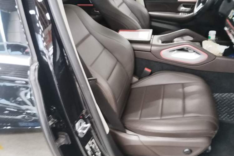 Used Mercedes-Benz GLE 2022 GLE 350 4MATIC Dynamic Edition Right Front Seat