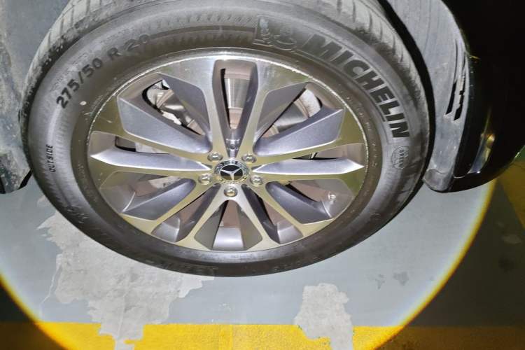 Used Mercedes-Benz GLE 2022 GLE 350 4MATIC Stylish Model Right Front Wheel Hub