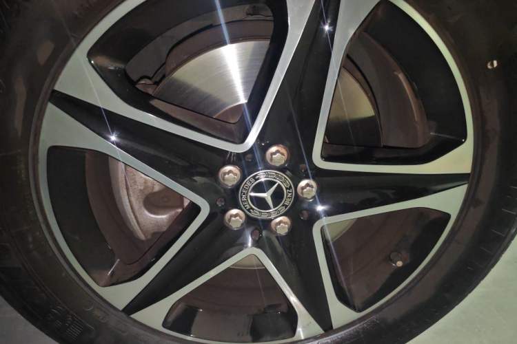 Used Mercedes-Benz GLE 2022 GLE 450 4MATIC Stylish Model Right Front Wheel Hub