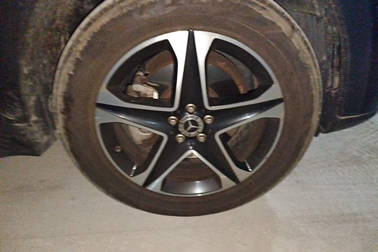Used Mercedes-Benz GLE 2022 GLE 350 4MATIC Stylish Model Right Front Wheel Hub