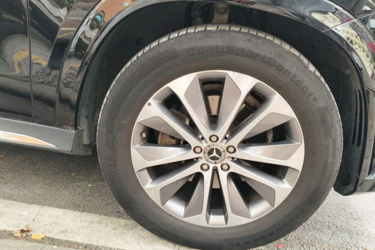 Used Mercedes-Benz GLE 2022 Facelifted GLE 350 4MATIC Fashion Edition Right Front Wheel Hub