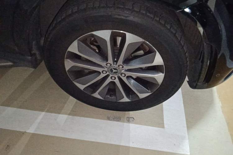 Used Mercedes-Benz GLE 2022 Facelifted GLE 350 4MATIC Fashion Edition Right Front Wheel Hub