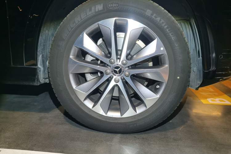 Used Mercedes-Benz GLE 2022 GLE 350 4MATIC Stylish Model Right Front Wheel Hub