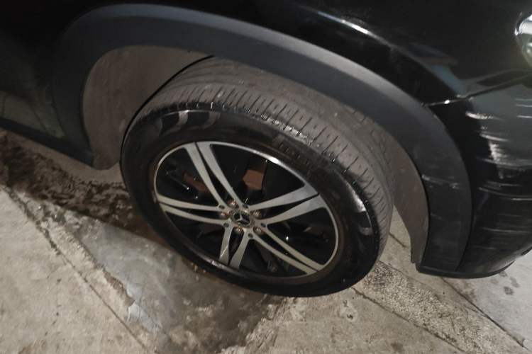 Used Mercedes-Benz GLE 2022 GLE 350 4MATIC Dynamic Edition Right Front Wheel Hub