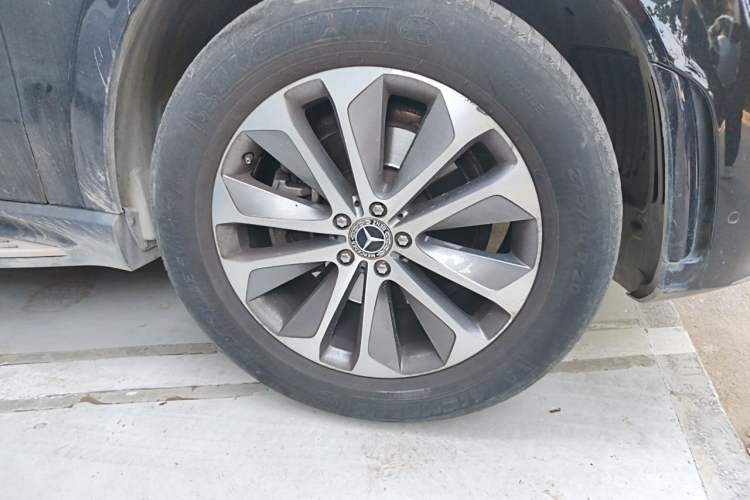 Used Mercedes-Benz GLE 2022 GLE 350 4MATIC Stylish Model Right Front Wheel Hub