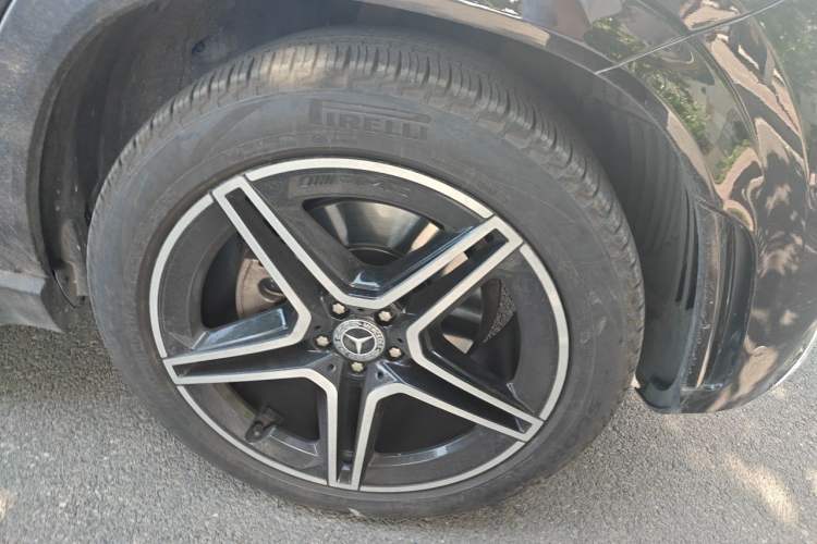 Used Mercedes-Benz GLE 2022 Facelifted GLE 350 4MATIC Fashion Edition Right Front Wheel Hub