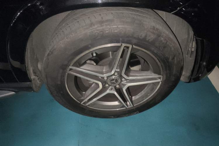 Used Mercedes-Benz GLE 2022 GLE 350 4MATIC Stylish Model Right Front Wheel Hub