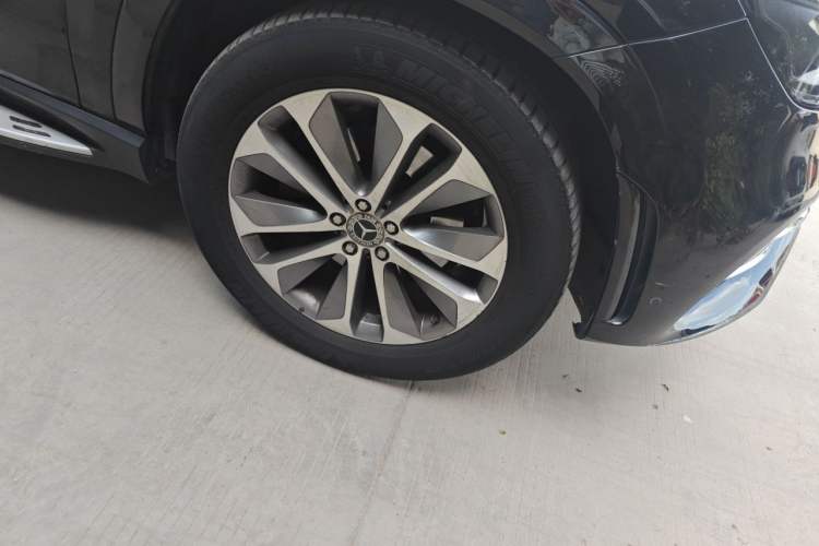 Used Mercedes-Benz GLE 2022 GLE 350 4MATIC Stylish Model Right Front Wheel Hub