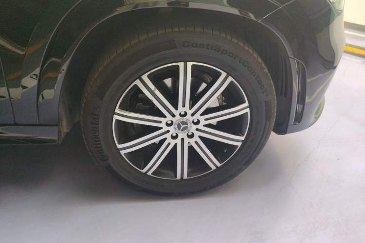 Used Mercedes-Benz GLE 2022 Refreshed GLE 350 4MATIC Coupe SUV Luxury Edition Right Front Wheel Hub