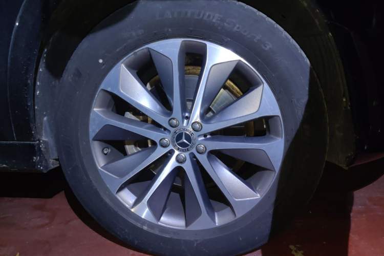 Used Mercedes-Benz GLE 2022 GLE 350 4MATIC Stylish Model Right Front Wheel Hub