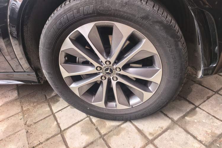 Used Mercedes-Benz GLE 2022 Facelifted GLE 350 4MATIC Fashion Edition Right Front Wheel Hub