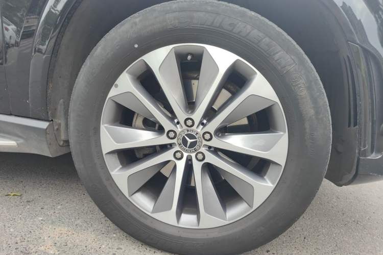 Used Mercedes-Benz GLE 2022 Facelifted GLE 350 4MATIC Fashion Edition Right Front Wheel Hub