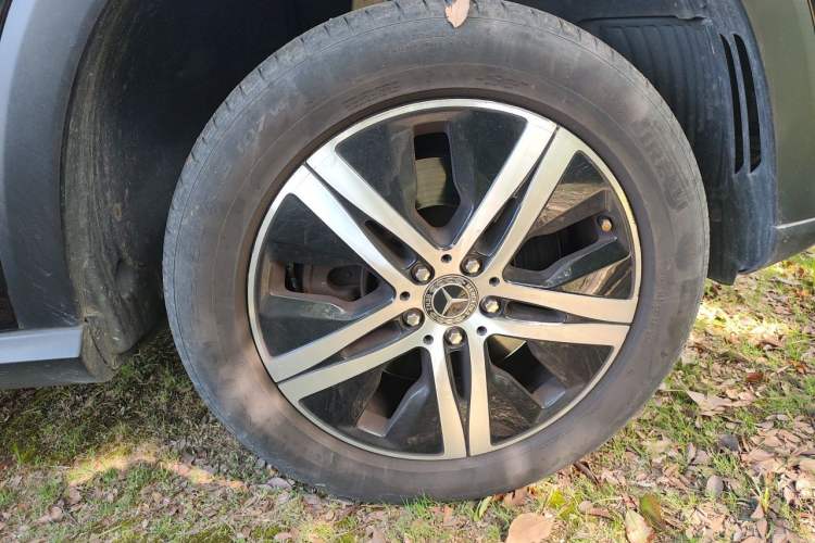 Used Mercedes-Benz GLE 2022 Refreshed GLE 350 4MATIC Dynamic Edition Right Front Wheel Hub