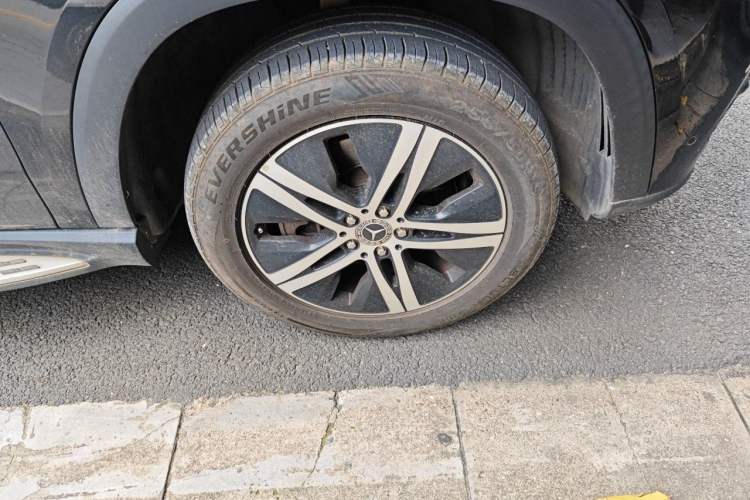 Used Mercedes-Benz GLE 2022 Refreshed GLE 350 4MATIC Dynamic Edition Right Front Wheel Hub