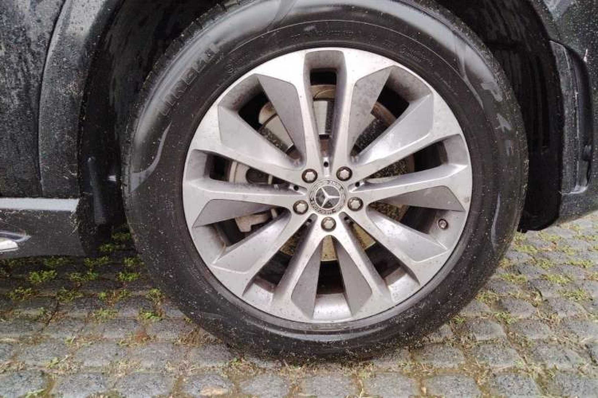 Used Mercedes-Benz GLE 2022 Facelifted GLE 350 4MATIC Fashion Edition Right Front Wheel Hub