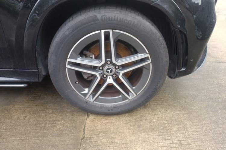 Used Mercedes-Benz GLE 2022 Facelifted GLE 350 4MATIC Fashion Edition Right Front Wheel Hub