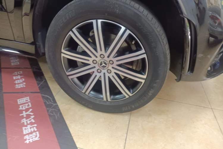 Used Mercedes-Benz GLE 2022 GLE 350 4MATIC Stylish Model Right Front Wheel Hub