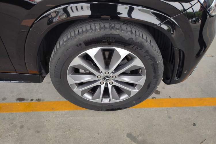 Used Mercedes-Benz GLE 2022 GLE 350 4MATIC Stylish Model Right Front Wheel Hub