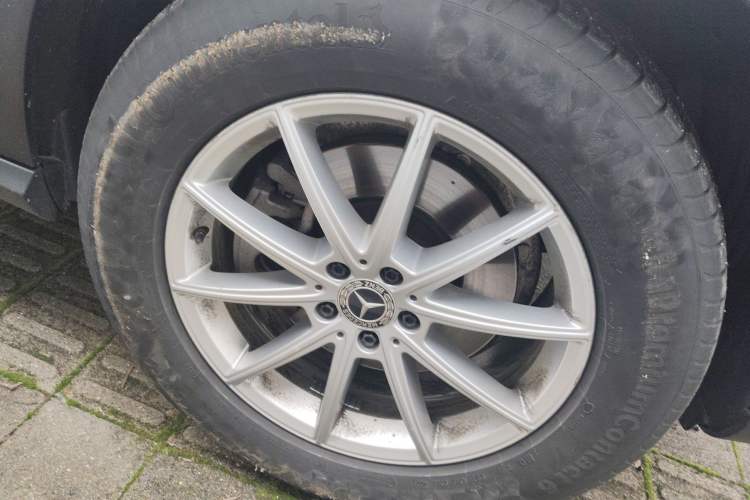 Used Mercedes-Benz GLE 2022 GLE 350 4MATIC Dynamic Edition Right Front Wheel Hub