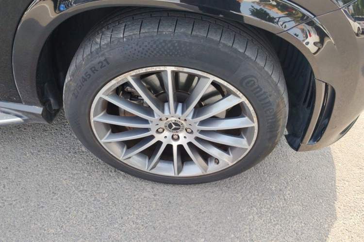 Used Mercedes-Benz GLE 2022 Refreshed GLE 450 4MATIC Coupe SUV Luxury Edition Right Front Wheel Hub