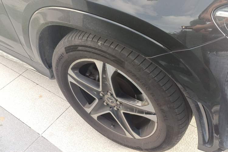 Used Mercedes-Benz GLE 2022 GLE 350 4MATIC Stylish Model Right Front Wheel Hub