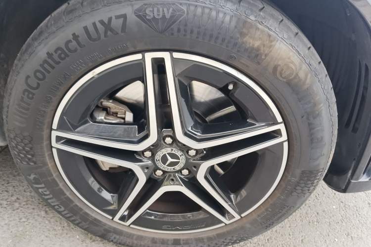 Used Mercedes-Benz GLE 2022 Refreshed GLE 450 4MATIC Coupe SUV Fashion Version Right Front Wheel Hub