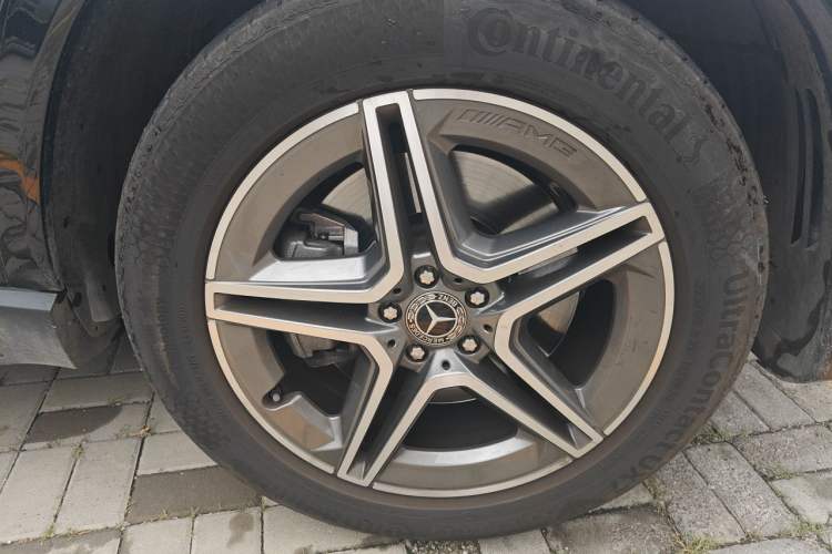 Used Mercedes-Benz GLE 2022 Refreshed GLE 450 4MATIC Stylish Edition Right Front Wheel Hub