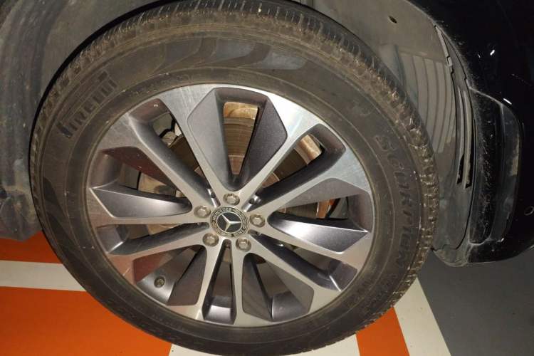 Used Mercedes-Benz GLE 2022 GLE 350 4MATIC Stylish Model Right Front Wheel Hub