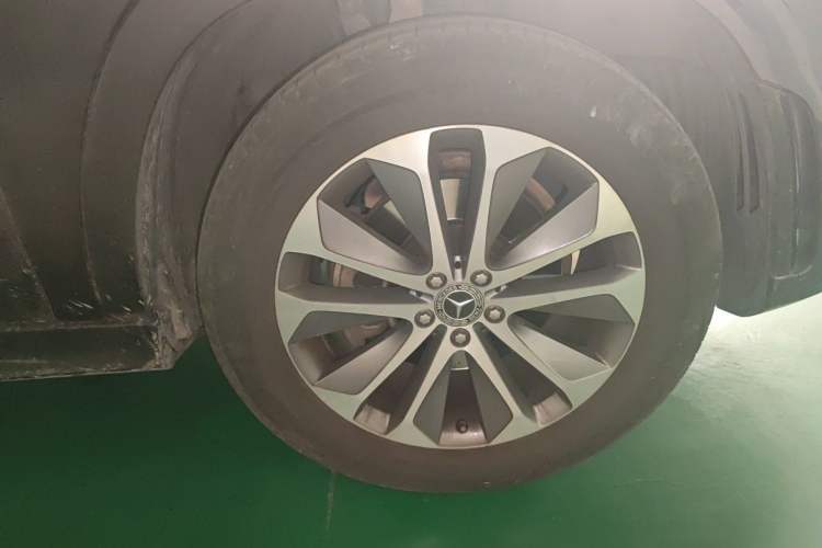 Used Mercedes-Benz GLE 2022 GLE 350 4MATIC Stylish Model Right Front Wheel Hub