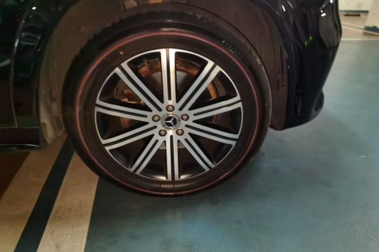 Used Mercedes-Benz GLE 2022 Facelifted GLE 350 4MATIC Fashion Edition Right Front Wheel Hub