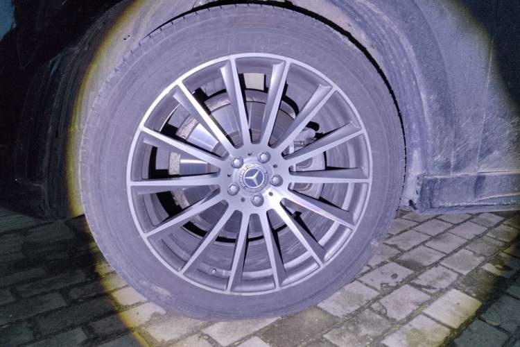 Used Mercedes-Benz GLE 2022 Facelifted GLE 350 4MATIC Fashion Edition Right Front Wheel Hub