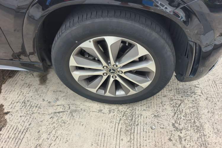 Used Mercedes-Benz GLE 2022 Facelifted GLE 350 4MATIC Fashion Edition Right Front Wheel Hub