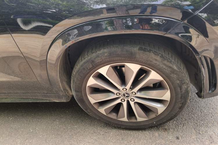 Used Mercedes-Benz GLE 2022 GLE 350 4MATIC Stylish Model Right Front Wheel Hub