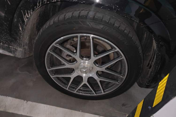 Used Mercedes-Benz GLE 2022 Facelifted GLE 350 4MATIC Fashion Edition Right Front Wheel Hub