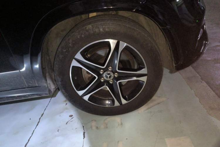 Used Mercedes-Benz GLE 2022 GLE 350 4MATIC Stylish Model Right Front Wheel Hub