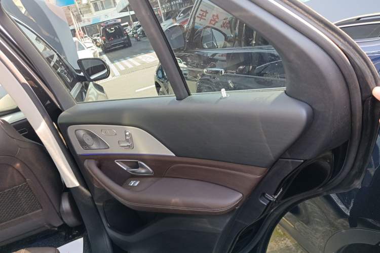 Used Mercedes-Benz GLE 2022 GLE 450 4MATIC Stylish Model Right Rear Door Interior