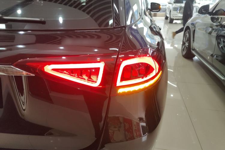 Used Mercedes-Benz GLE 2022 Refreshed GLE 350 4MATIC Dynamic Edition Right Rear Taillight