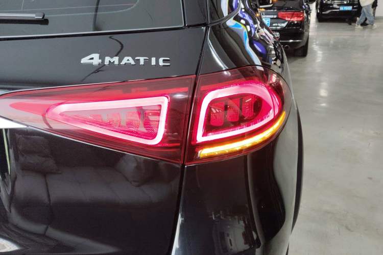 Used Mercedes-Benz GLE 2022 Refreshed GLE 350 4MATIC Dynamic Edition Right Rear Taillight