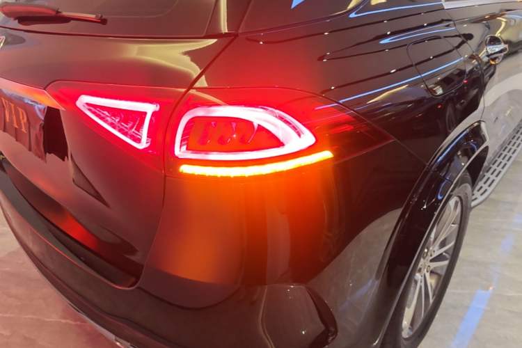 Used Mercedes-Benz GLE 2022 GLE 350 4MATIC Stylish Model Right Rear Taillight