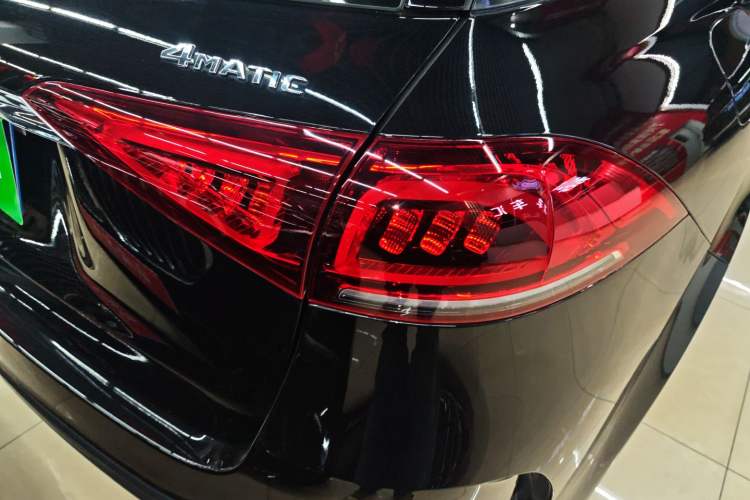 Used Mercedes-Benz GLE 2022 GLE 350 4MATIC Stylish Model Right Rear Taillight