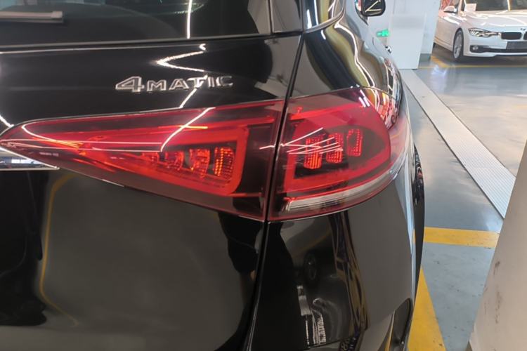 Used Mercedes-Benz GLE 2022 GLE 350 4MATIC Stylish Model Right Rear Taillight