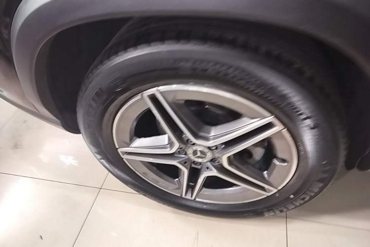 Used Mercedes-Benz GLE 2022 Facelifted GLE 350 4MATIC Fashion Edition Right Rear Wheel Hub