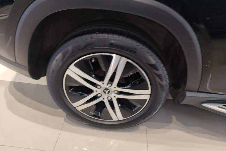 Used Mercedes-Benz GLE 2022 Refreshed GLE 350 4MATIC Dynamic Edition Right Rear Wheel Hub