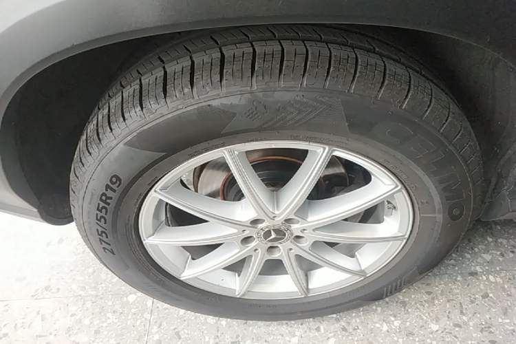 Used Mercedes-Benz GLE 2022 GLE 350 4MATIC Dynamic Edition Right Rear Wheel Hub