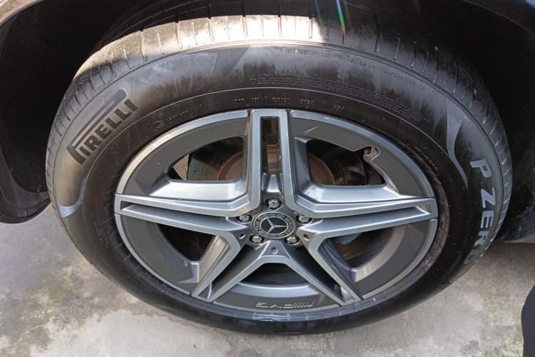 Used Mercedes-Benz GLE 2022 GLE 450 4MATIC Stylish Model Right Rear Wheel Hub