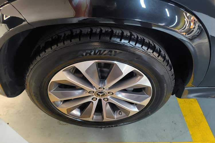 Used Mercedes-Benz GLE 2022 GLE 350 4MATIC Stylish Model Right Rear Wheel Hub
