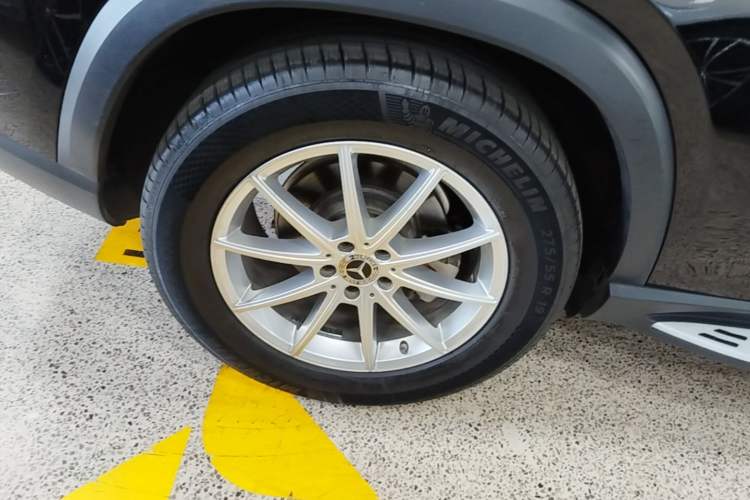 Used Mercedes-Benz GLE 2022 GLE 350 4MATIC Dynamic Edition Right Rear Wheel Hub