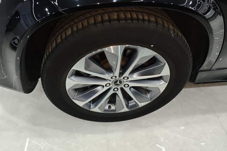 Used Mercedes-Benz GLE 2022 Facelifted GLE 350 4MATIC Fashion Edition Right Rear Wheel Hub