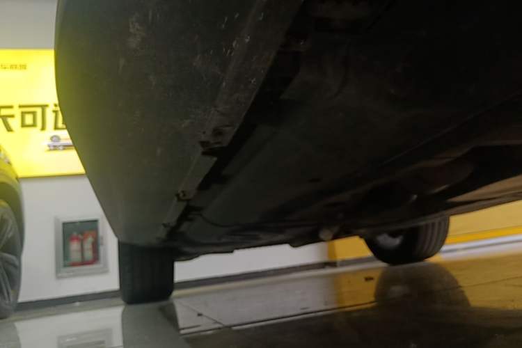 Used Mercedes-Benz GLE 2022 Facelifted GLE 350 4MATIC Fashion Edition Right Side Sill